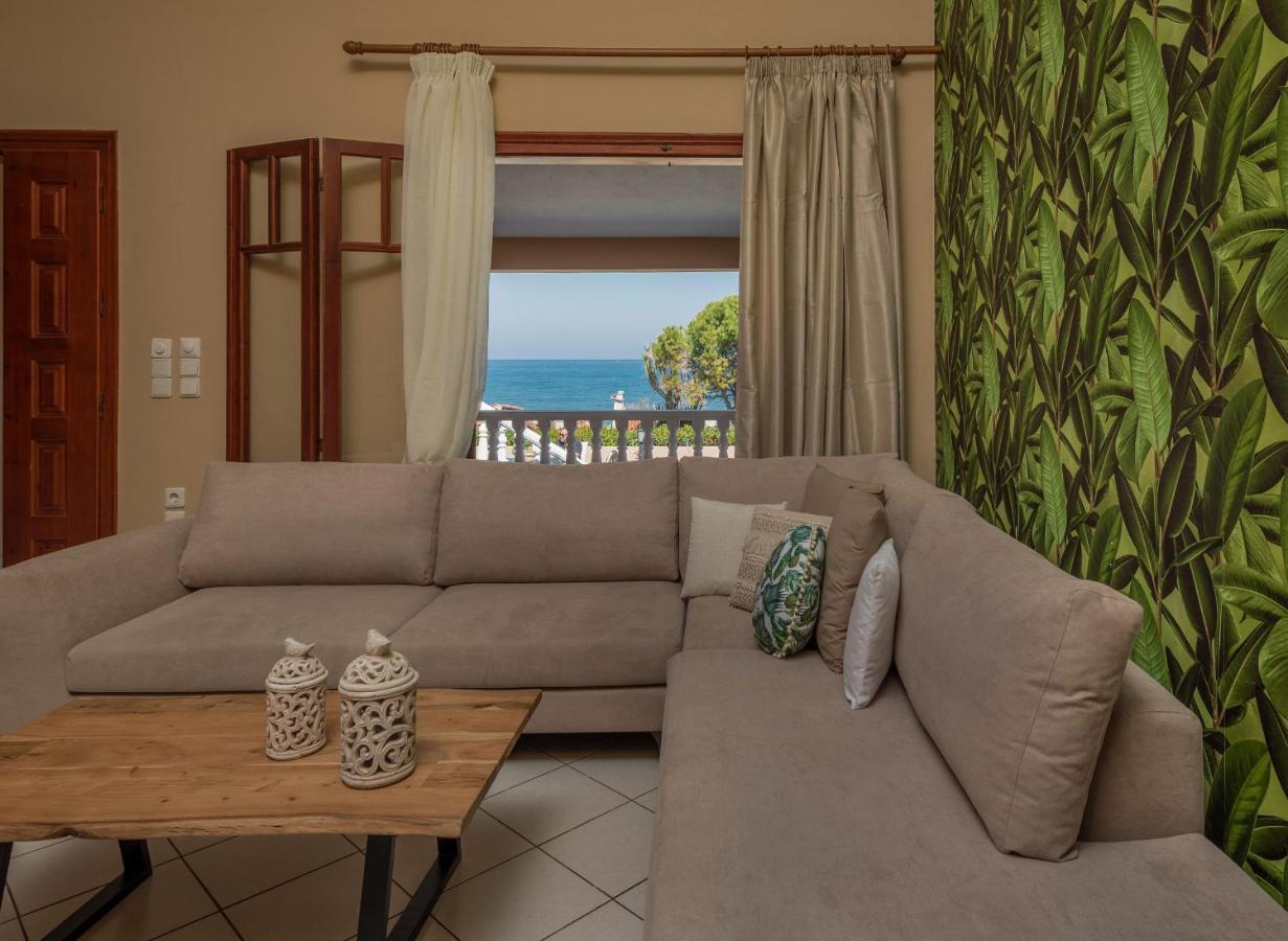Sea Elegance Villa - On The Beach, By Zantewize Psarou  Exterior photo