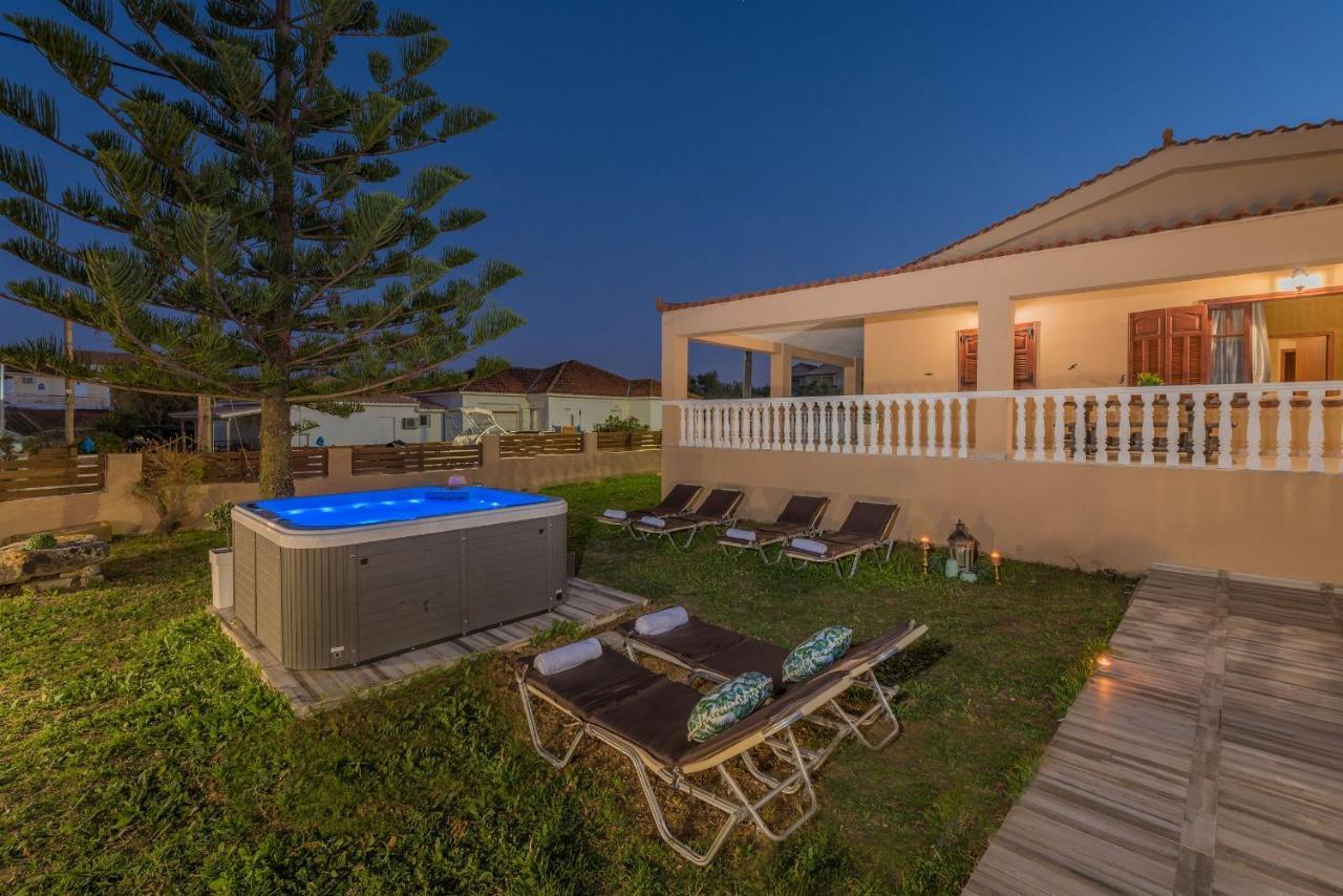 Sea Elegance Villa - On The Beach, By Zantewize Psarou  Exterior photo