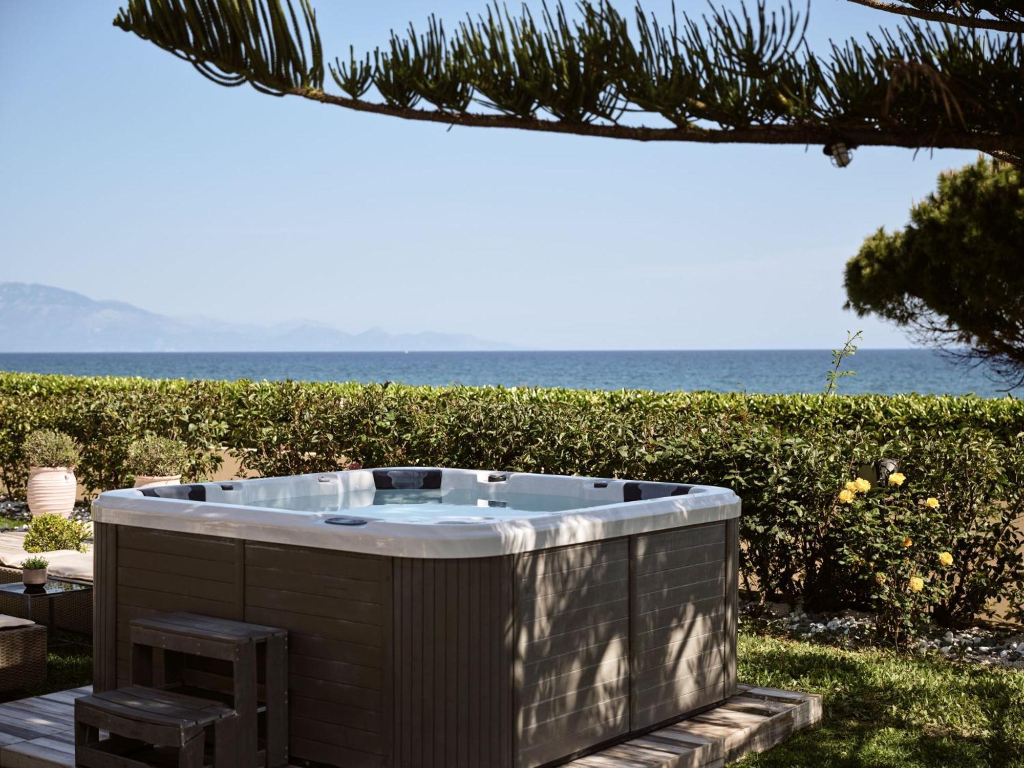 Sea Elegance Villa - On The Beach, By Zantewize Psarou  Exterior photo